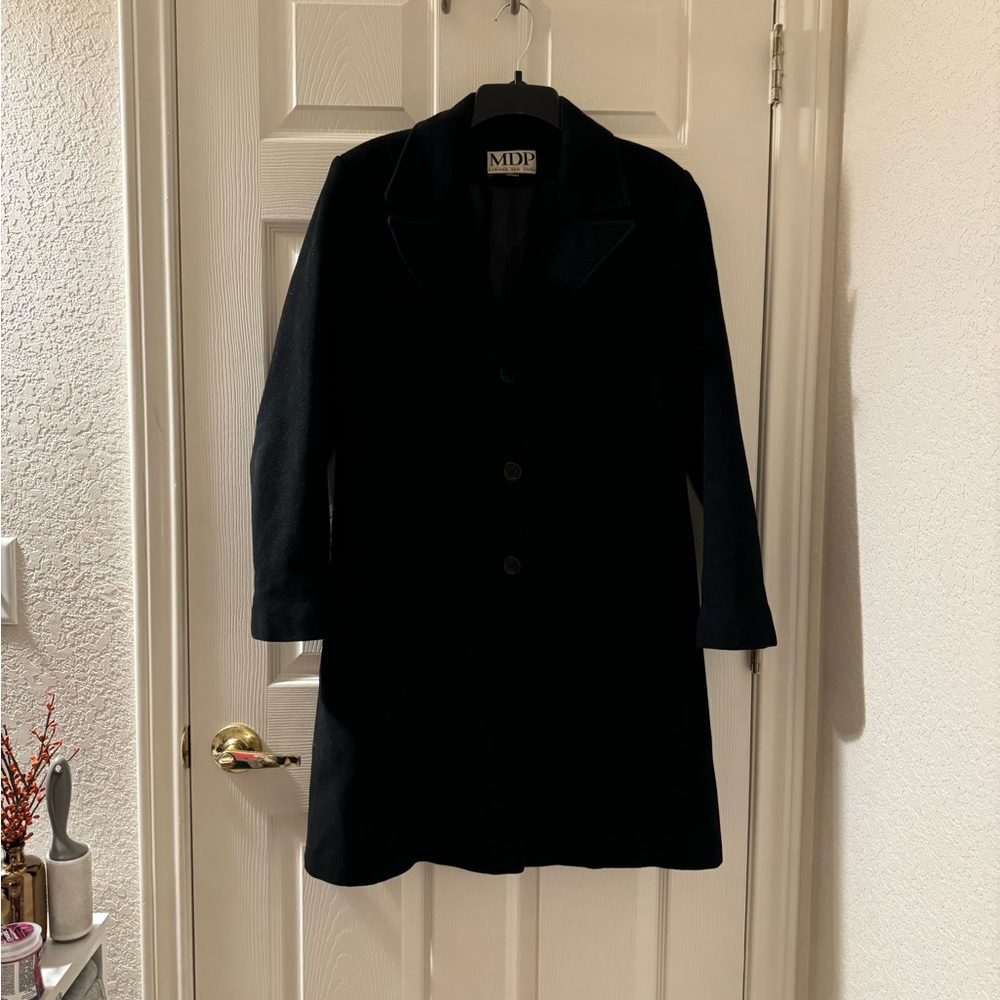 Black Wool Blazer with Classic Lapel Design